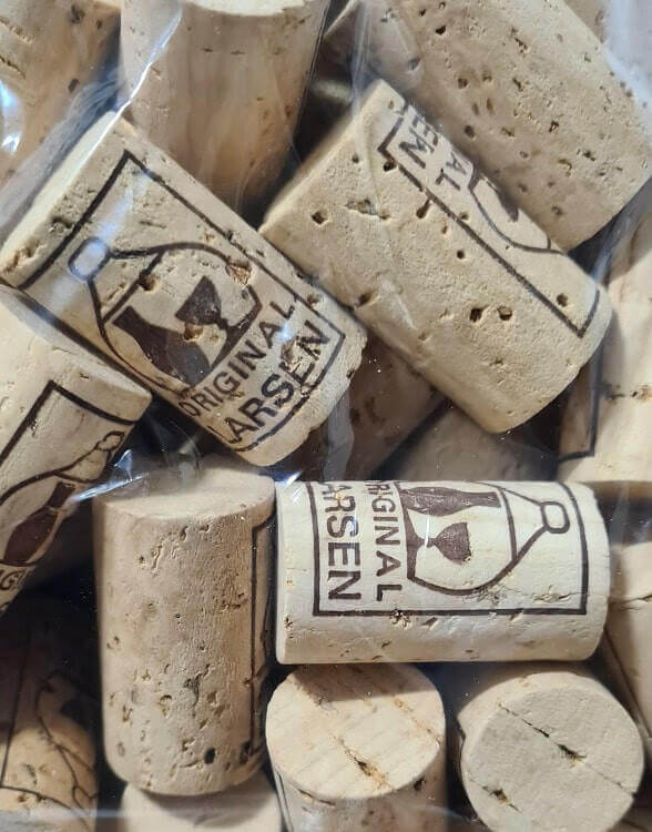 100 Wine bottle corks Larsen quality | The Home Brew Shop | 101750